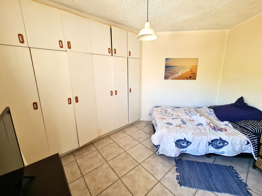 5 Bedroom Property for Sale in Wavecrest Eastern Cape